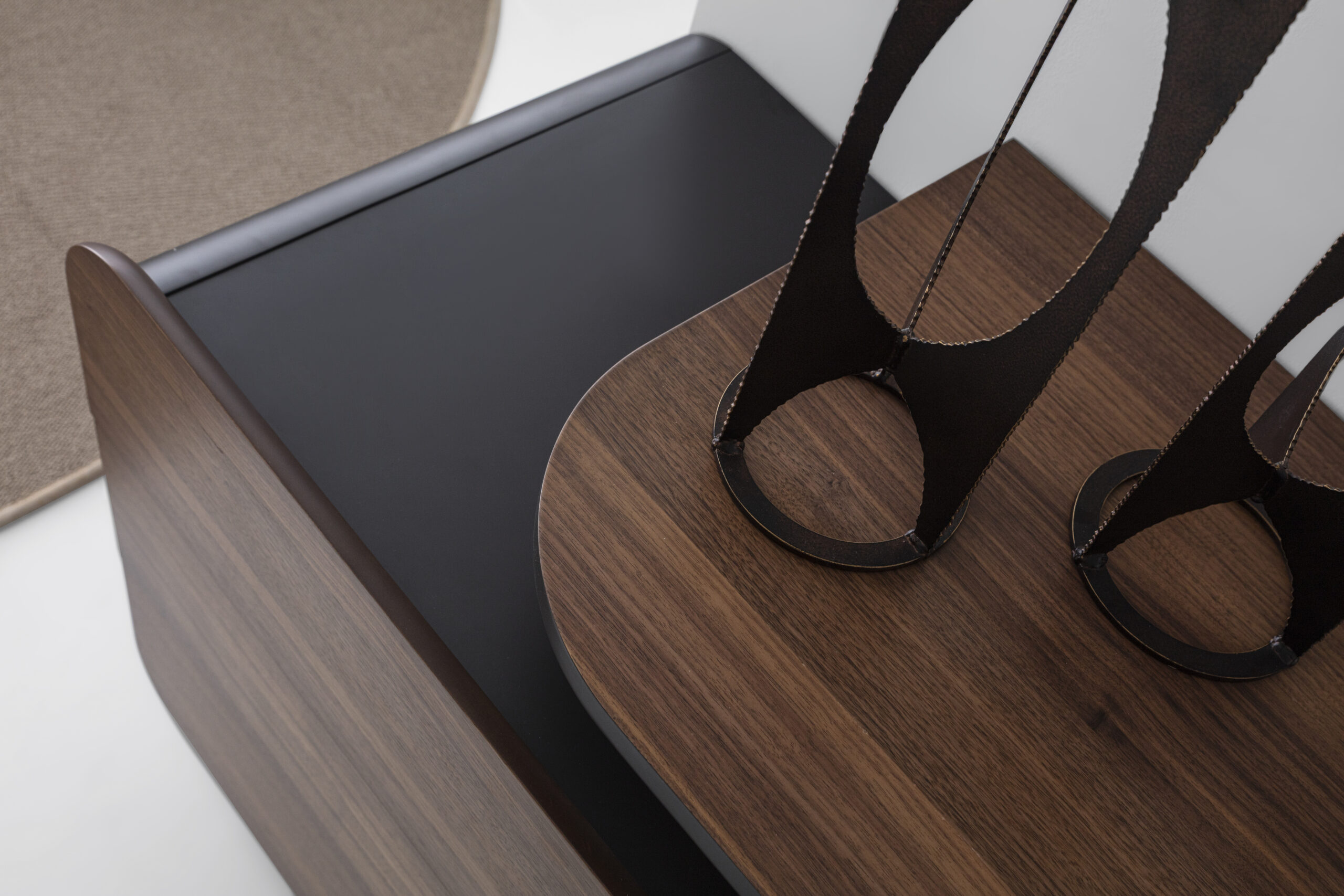 MAYBACH DIÓ/SIMA KIS KOMÓD - Image 4