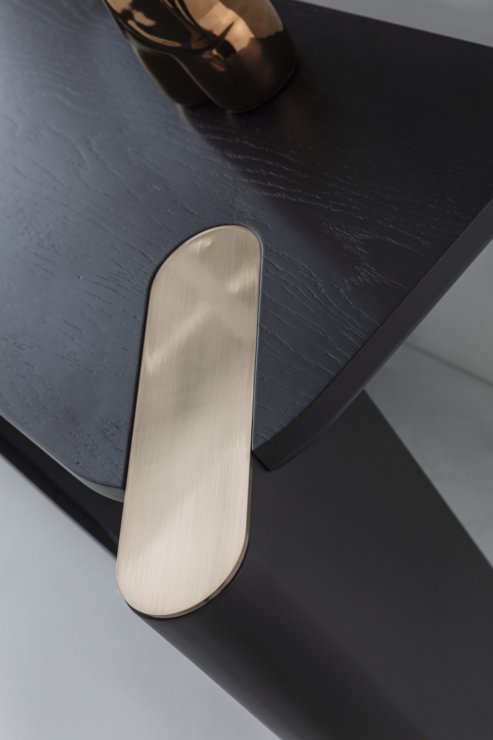 MAYBACH FEKETE KIS KOMÓD - Image 2